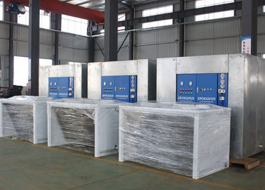 Plate ice machine for storage of fish, shrimps, seafood